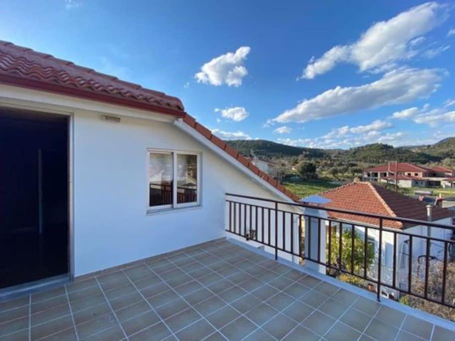 Laki'S House Οροφοδιαμέρισμα Με Σοφίτα Thermo Exterior foto